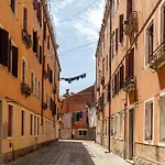 Bricola Biennale Apartments